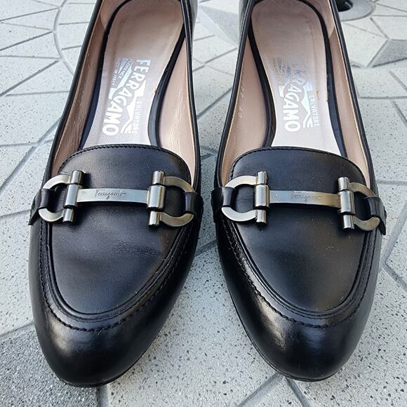 Salvatore Ferragamo Double Gancio Buckle Leather Pumps 8 - Picture 4 of 11